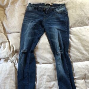 Chillin Girl Ripped Skinny Jeans